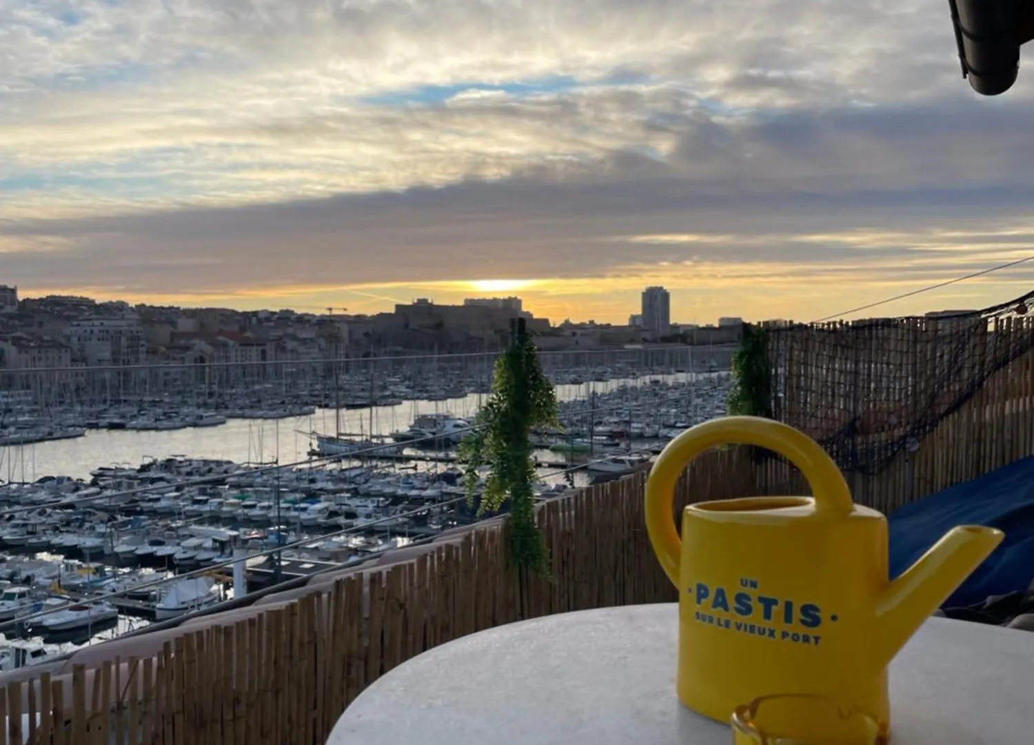 Hostel Appartement Vue Imprenable Vieux-Port Et Notre Dame Marseille France