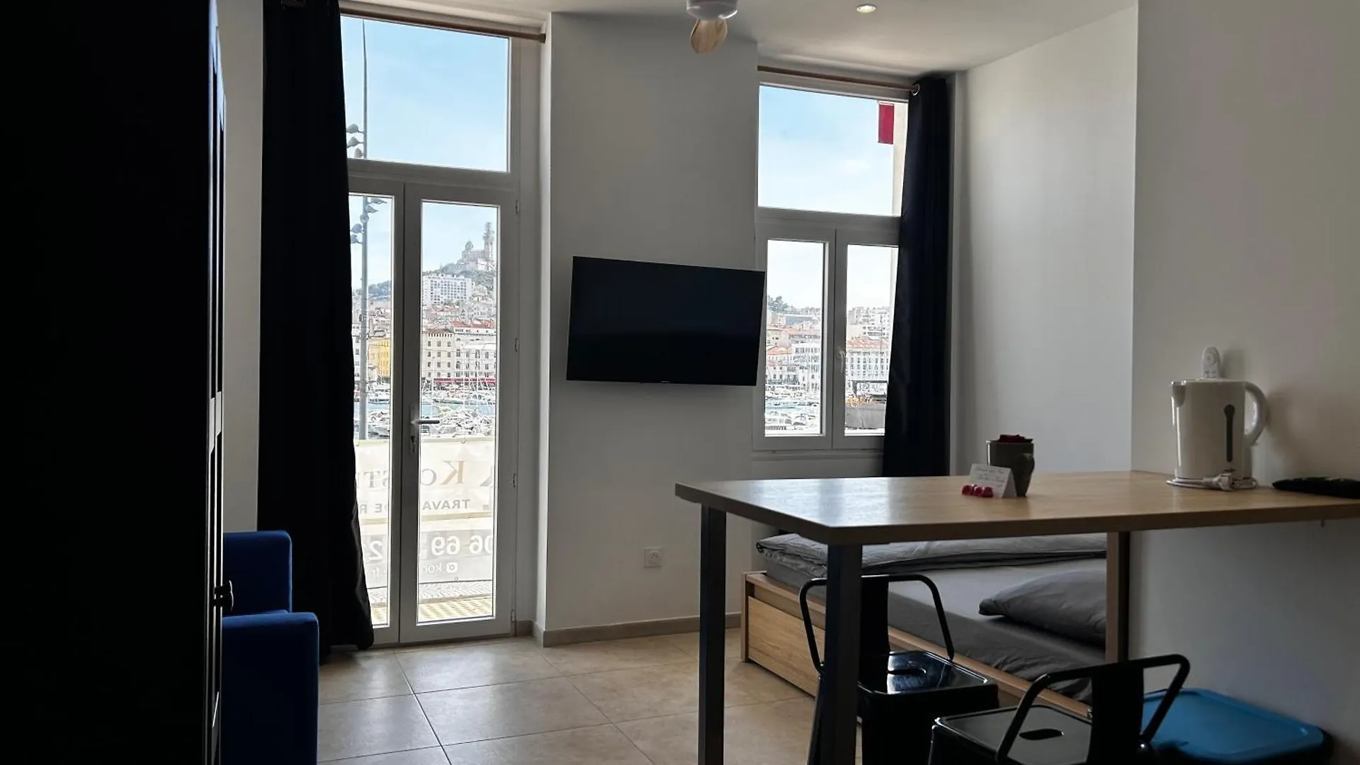Appartement Vue Imprenable Vieux-Port Et Notre Dame Marsilya Hostel